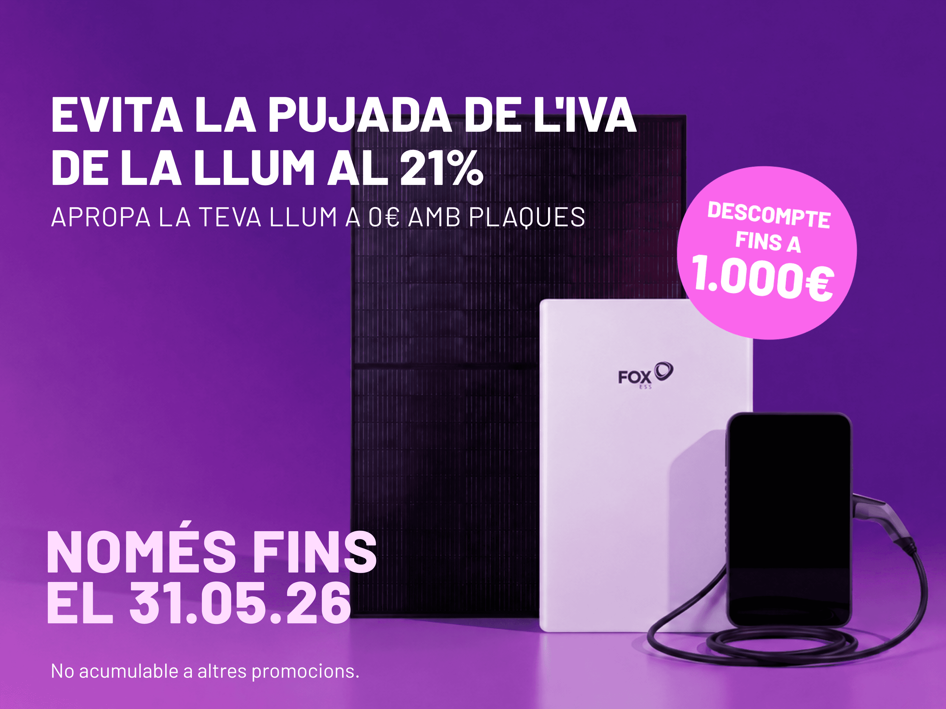 Instalación de placas solares 1KOMMA5° en el tejado de una casa moderna, listas para generar ahorro.