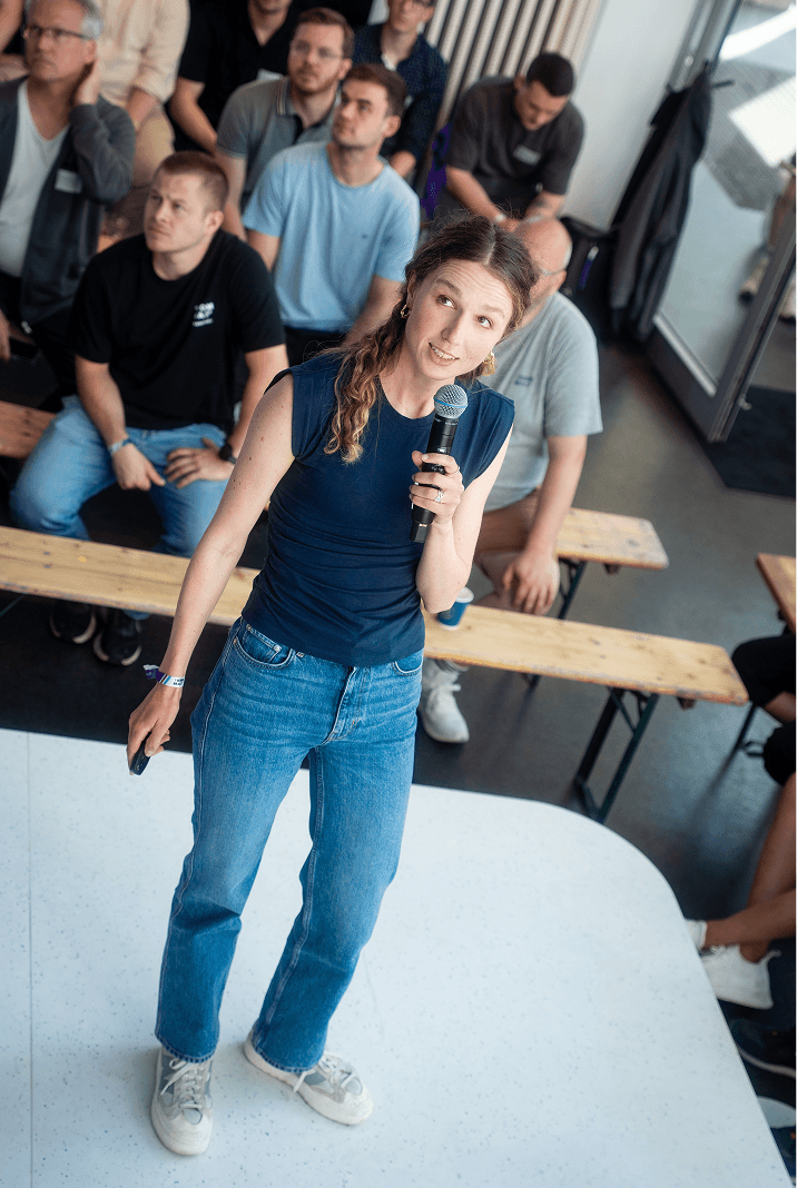 Anna Gorbatcheva Senior Strategy & Market Intelligence Manager hält Energie-Vortrag