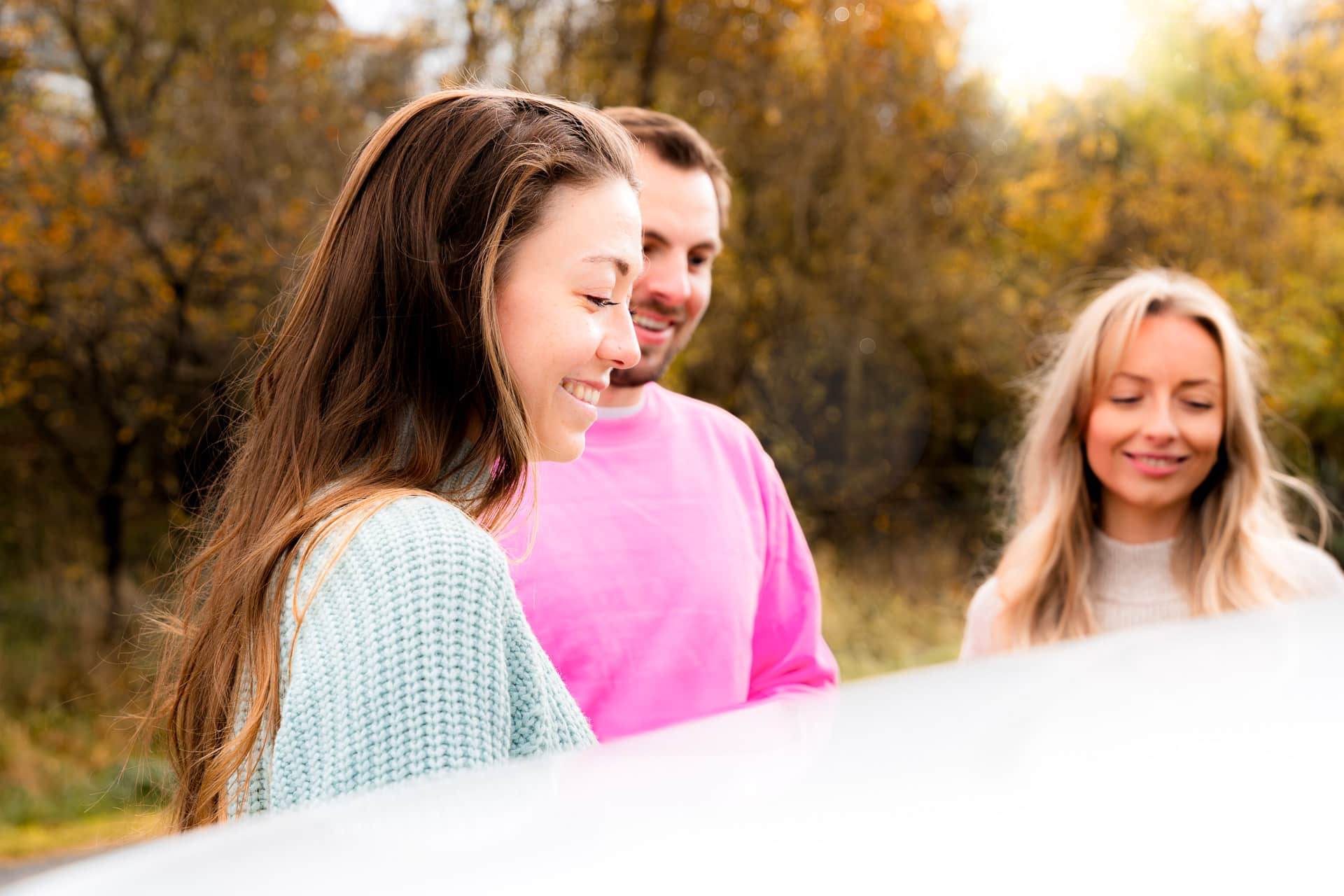 Ladda solcellsbatteri från nätet