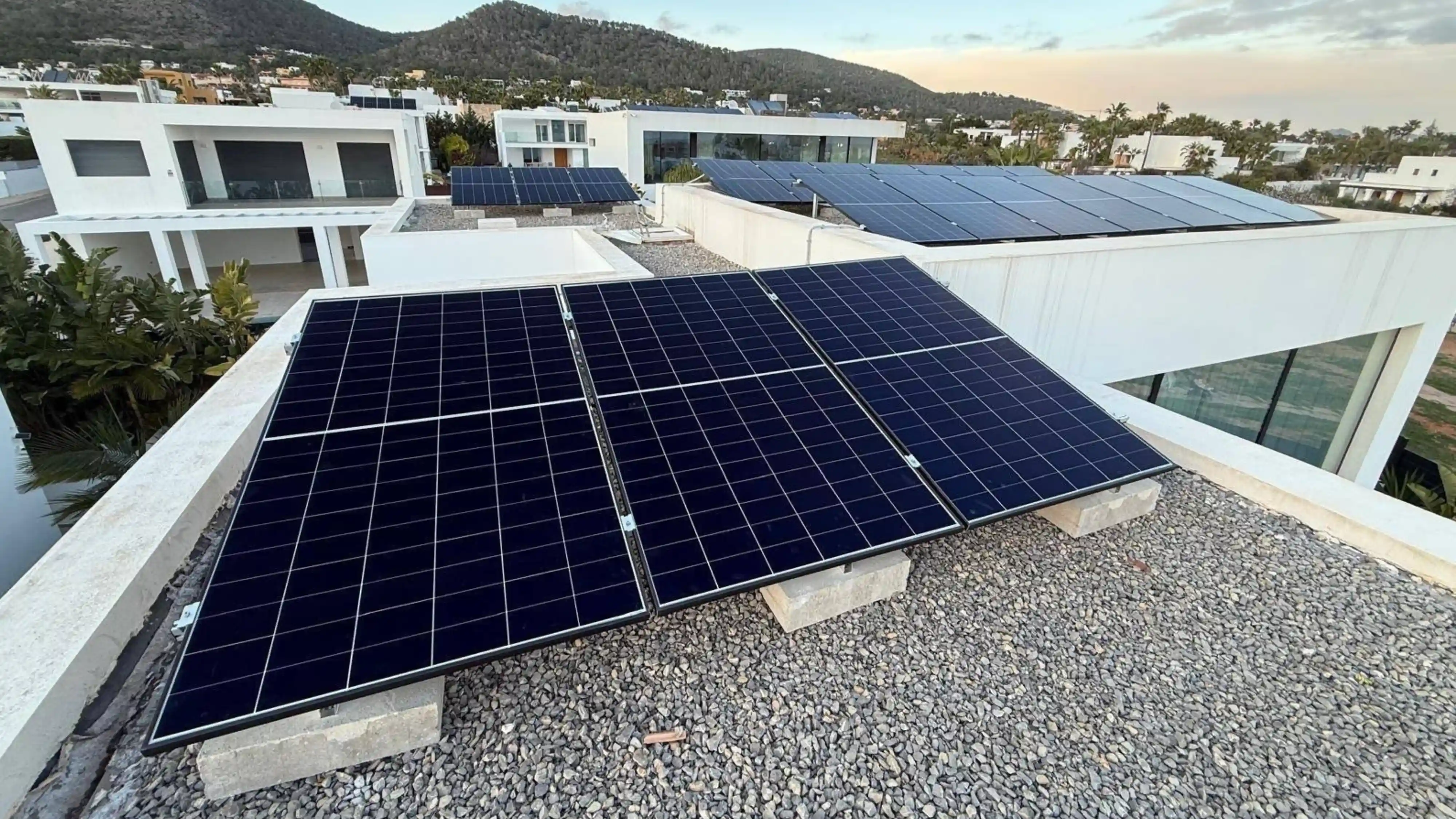 Instalación de placas solares en Ibiza