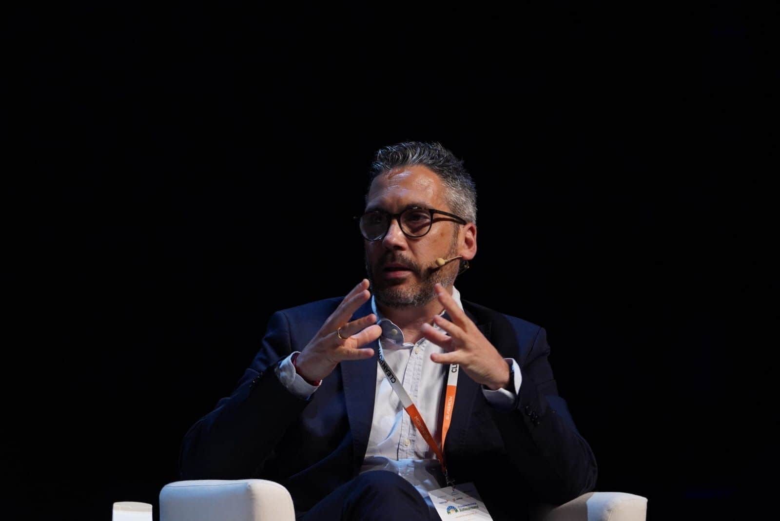 Guillermo Donézar, responsable de Distribución para España y Portugal en Sungrow Europe, en un evento del sector energético.