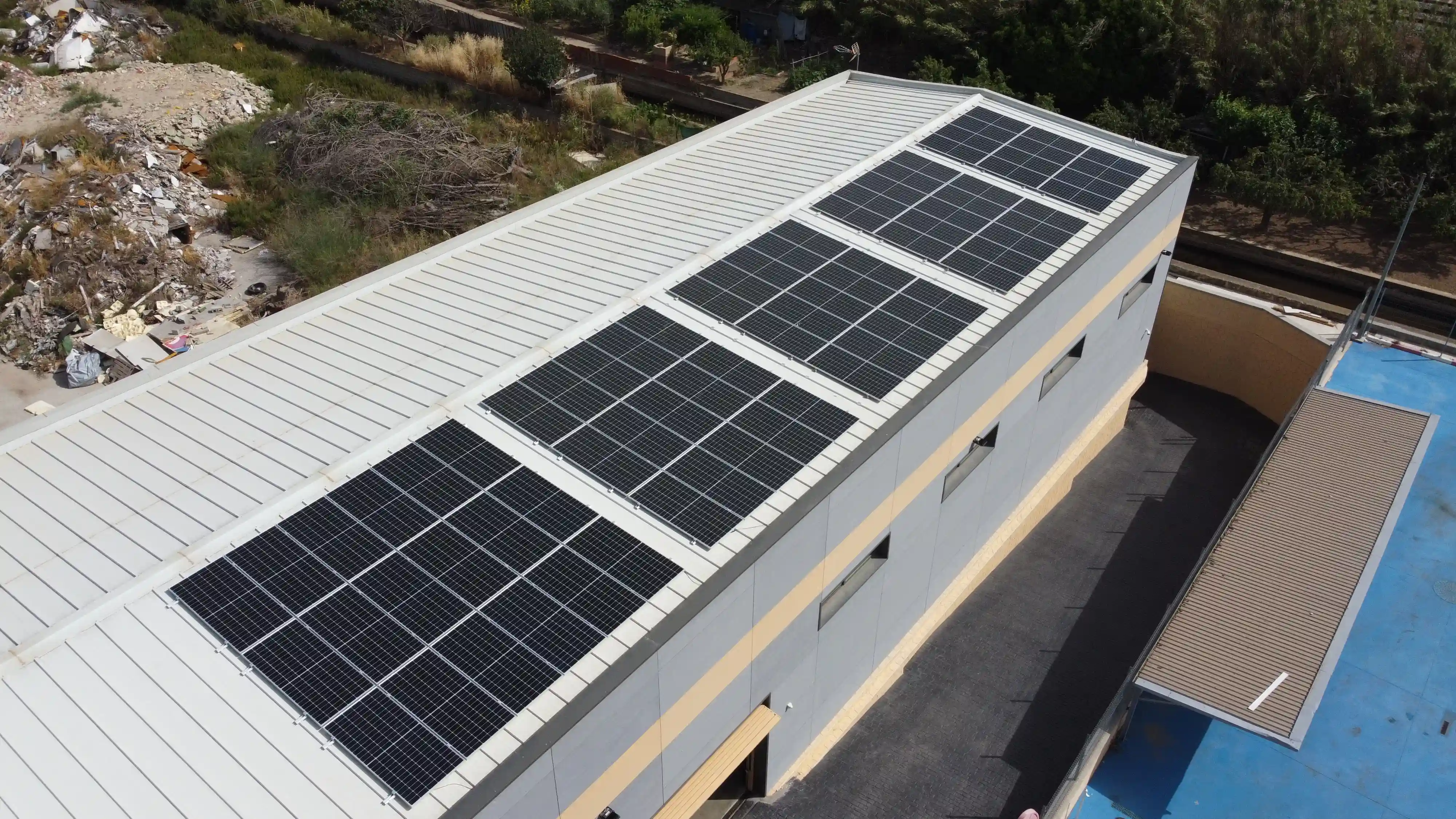 Instalación de placas solares en Molins de Rei - Barcelona