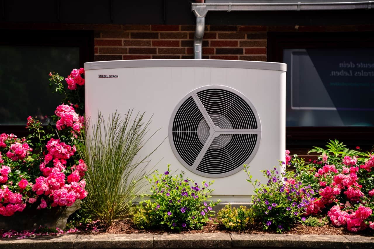 Varmepumpe udenfor hus